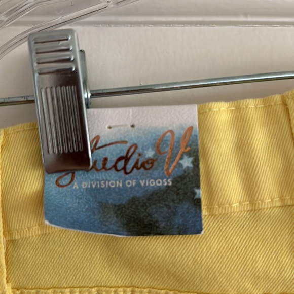 NWT Studio V Denim Shorts - Picture 3 of 5